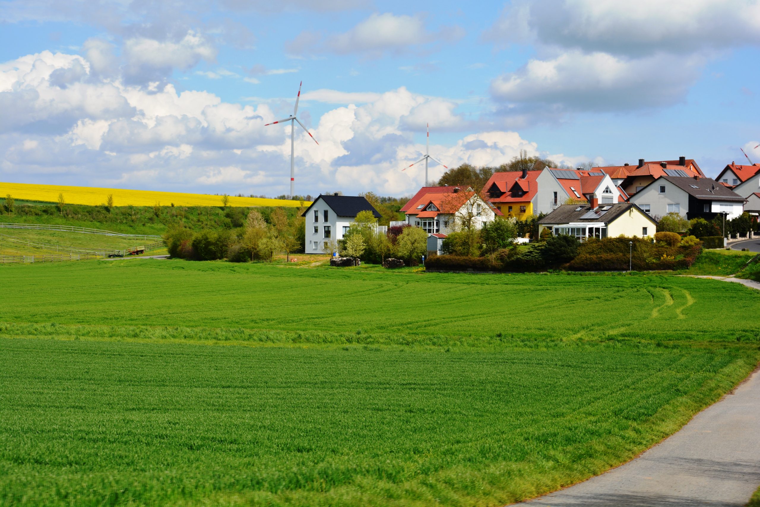 Einigung bei Solardeckel und Mindestabstand für Windräder