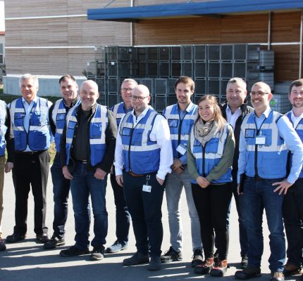 Das EnergieEffizienzNetzwerk Niederbayern zu Besuch beim Dichtungshersteller Wallstabe & Schneider