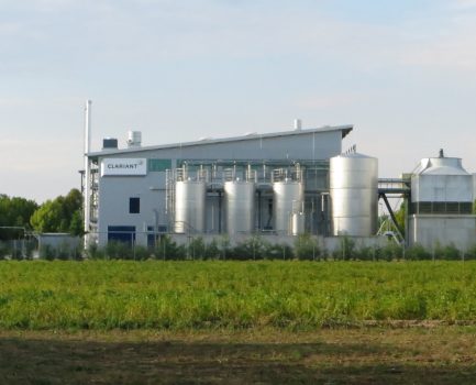 Clariant startet kommerzielle Zellulose-Ethanol-Produktion aus Stroh