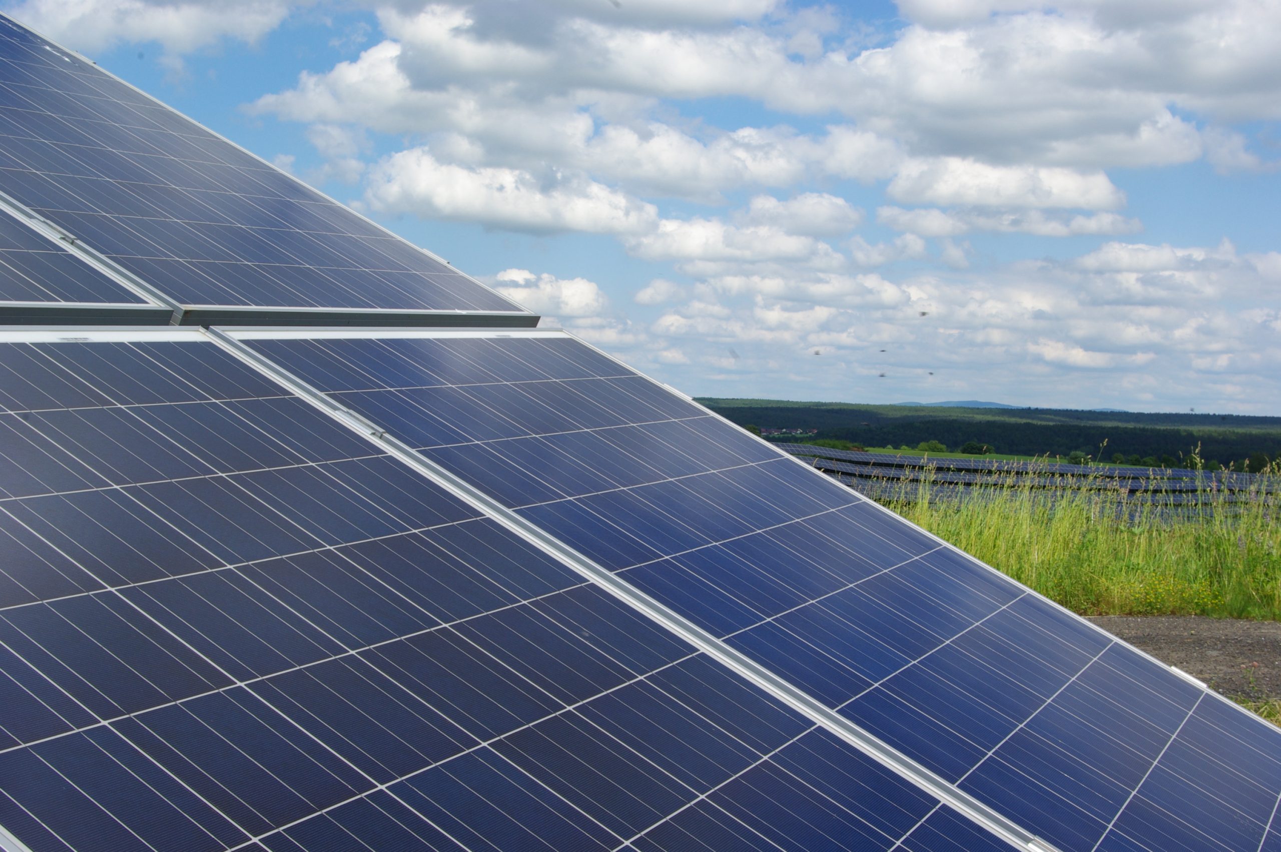 Leitfaden „Freiflächen-Photovoltaikanlagen“ aktualisiert