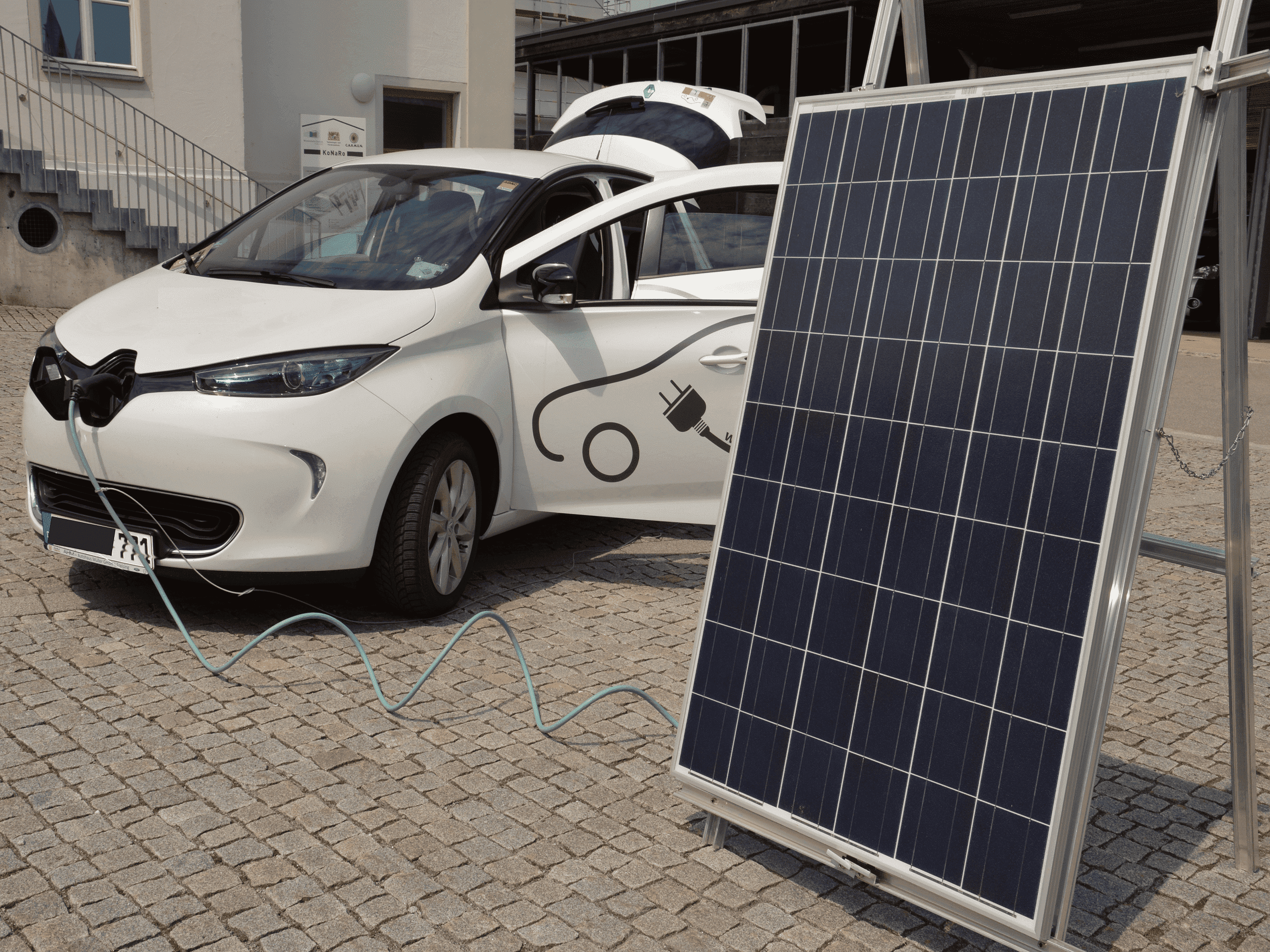 KfW-Förderprogramm „Solarstrom für Elektroautos“: Antragstellung ab sofort möglich!