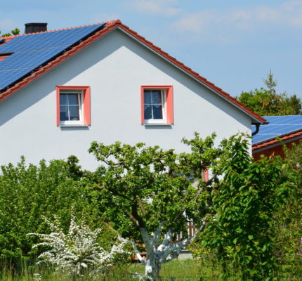 Was ist die „Anschlussvergütung“ für ausgeförderte Photovoltaik-Anlagen und wie wird sie berechnet?