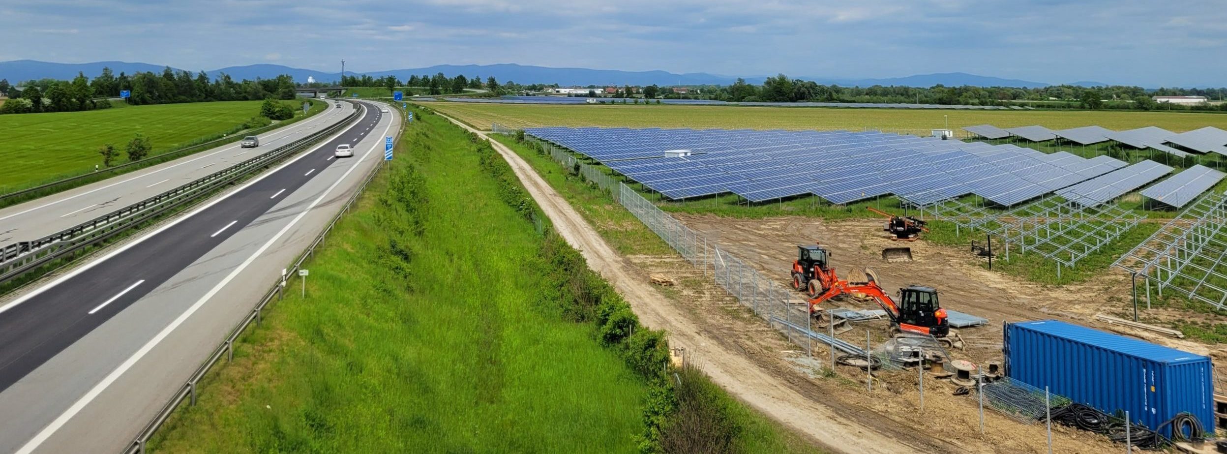 Zur baurechtlichen Privilegierung von Freiflächen- und Agri-Photovoltaikanlagen