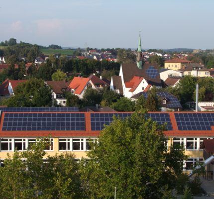 Energy Sharing  – Neue Möglichkeiten zum „Teilen“ von Strom über das öffentliche Netz?