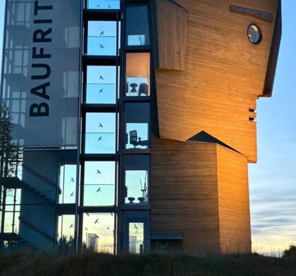 Vom Wald zum Haus: Zukunft des Holzbaus in Erkheim diskutiert