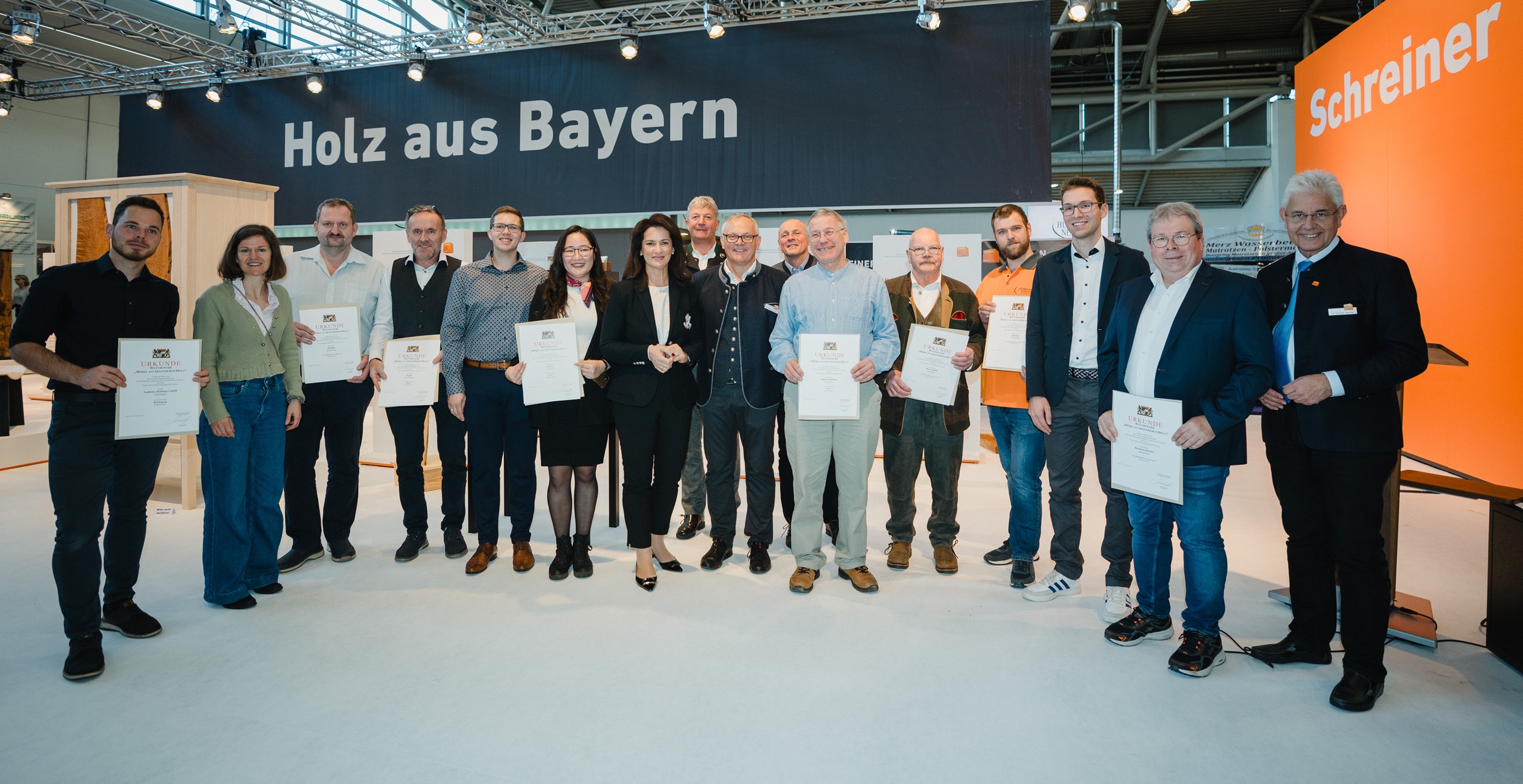 „Möbel aus besonderem Holz“