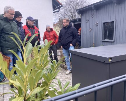 Spannende Praxiseinblicke beim Wärmepumpenspaziergang