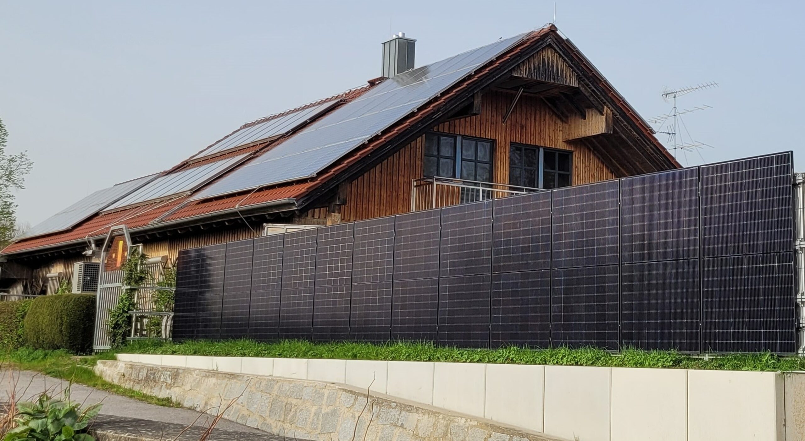 C.A.R.M.E.N.-WebSeminar „Wärme vom Dach – Solarthermie, PV & PVT“