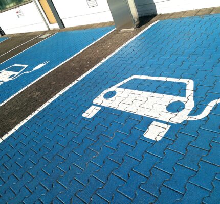 Förderprogramm: 500 Millionen Euro für Ladeinfrastruktur an Mehrparteienhäusern