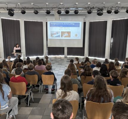 Praxisnahe Energiespartipps für Schule und Zuhause: Erfolgreiche Veranstaltung an der Stefan‑Krumenauer Realschule