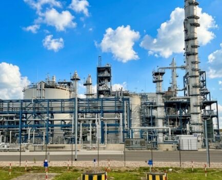 Holz statt Erdöl: UPM eröffnet Bioraffinerie in Leuna